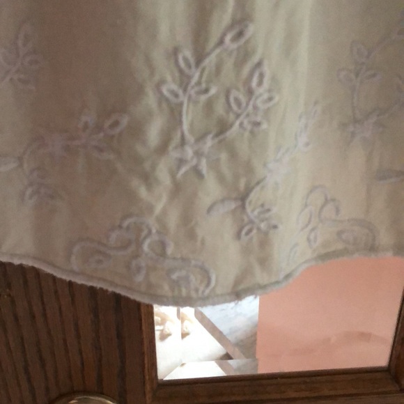 2/30🌻Beautiful soft denim dress embroidered hem Sz M - Picture 5 of 8